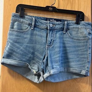 Hollister low-rise midi short